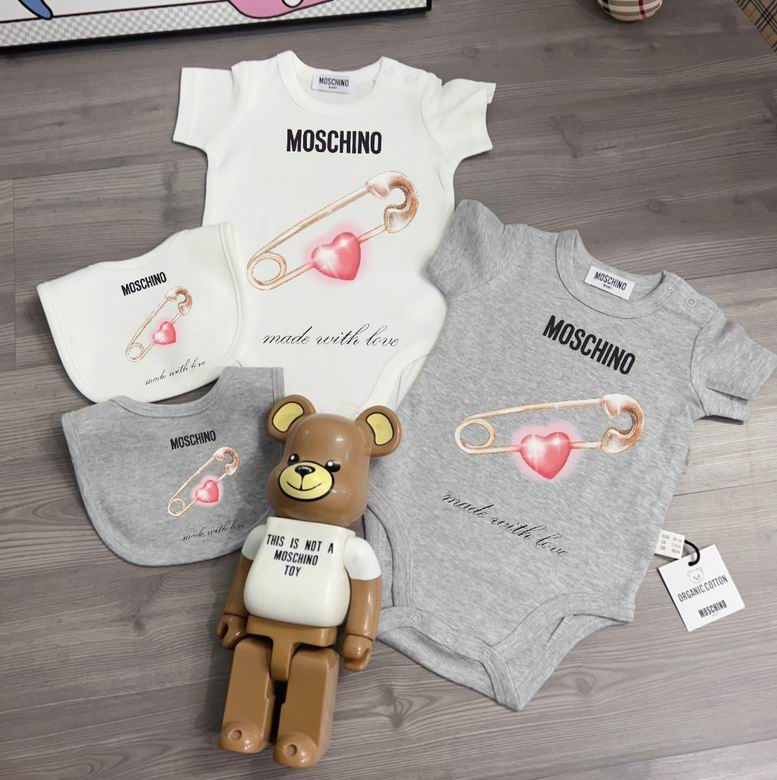 Moschino sz59 66 73 80 85 90 74
